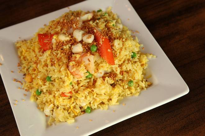 Seafood Fried Rice 金蒜海鮮炒飯